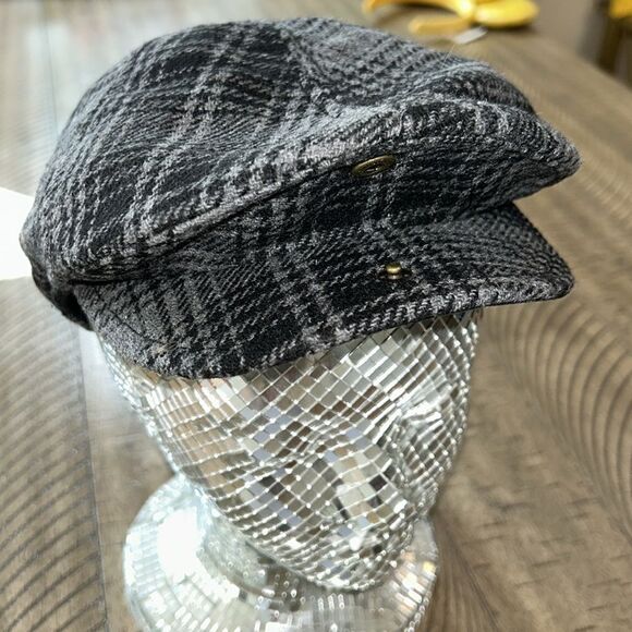 Woolrich Est 1830 Classic Plaid Poly Wool Blend 📄Pageboy/girl snap 🫰 rim cap🧢 - Picture 9 of 17